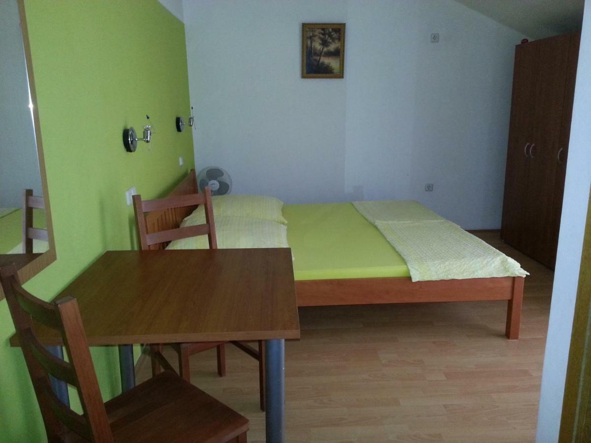 Villa Dora Biograd Na Moru Esterno foto