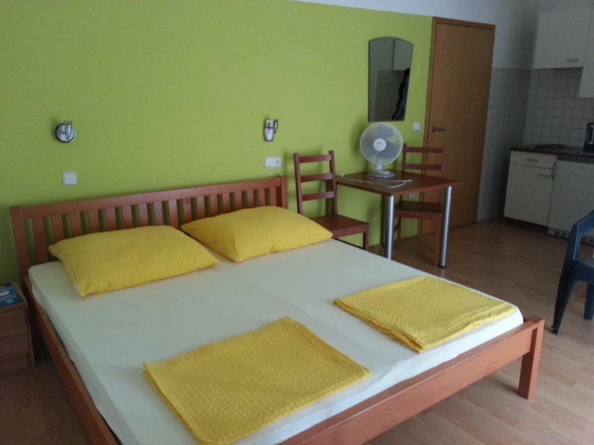Villa Dora Biograd Na Moru Esterno foto